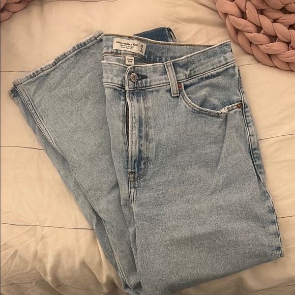 Abercrombie Curve Love Ankle Straight high rise light wash jeans - Picture 4 of 7